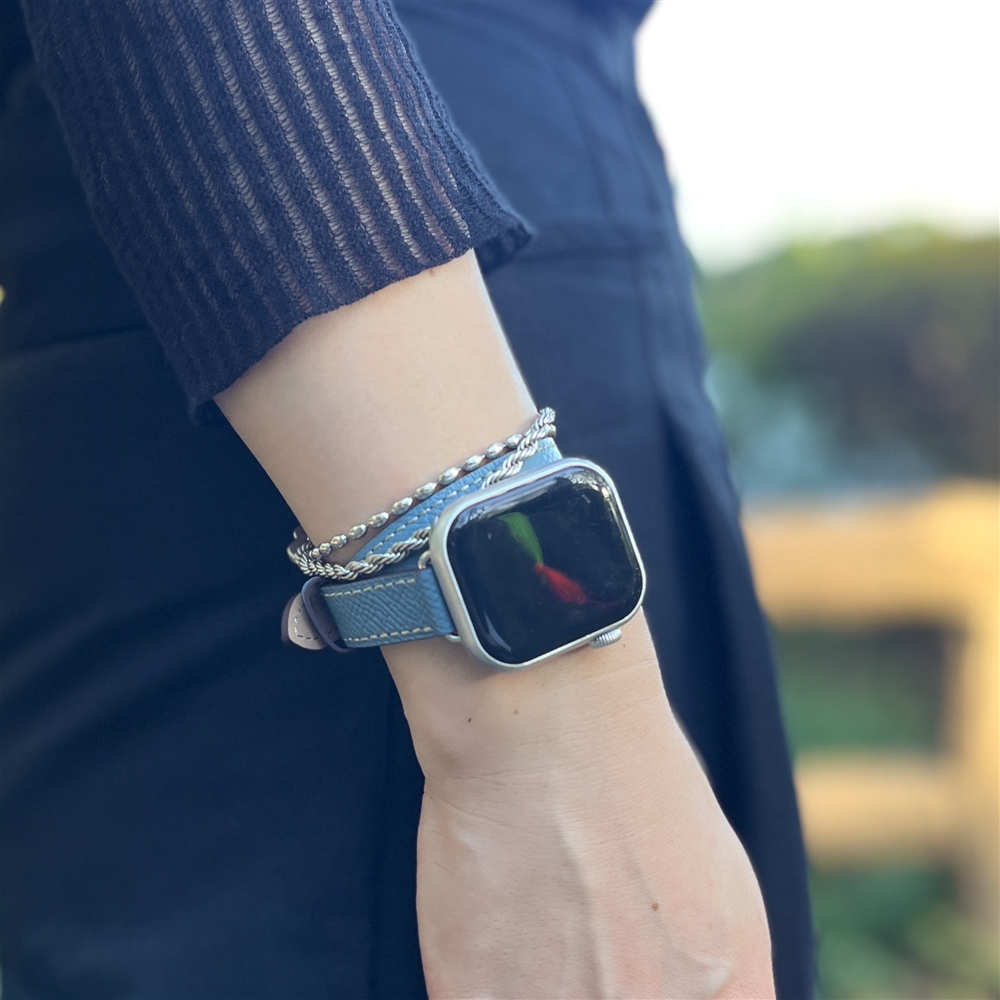 【KUROCURRANT／クロカラント】  手元を華やかに彩るダブルループのApple Watchベルトをご紹介します！