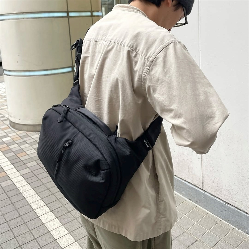 【Incase】コンパクトで快適な一日に！