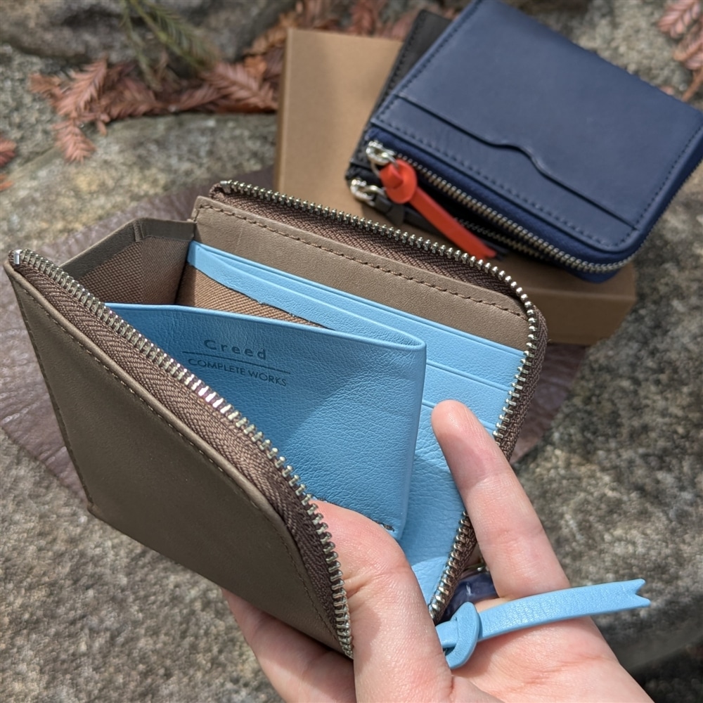 【Creed×COMPLETE WORKS】バイカラーの美しいミニ財布